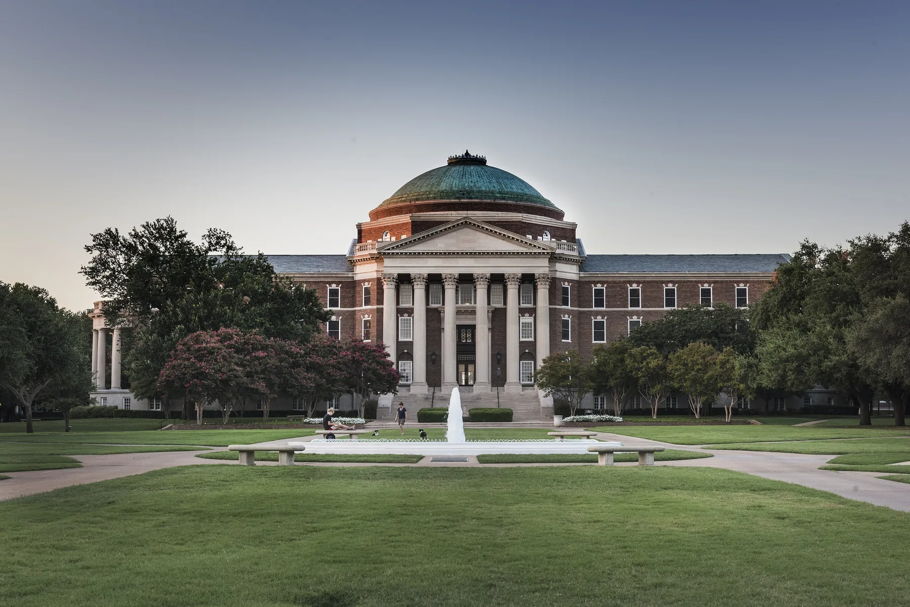 Dallas Hall and its fountain on the Southern Methodist University campus in University Park, Texas